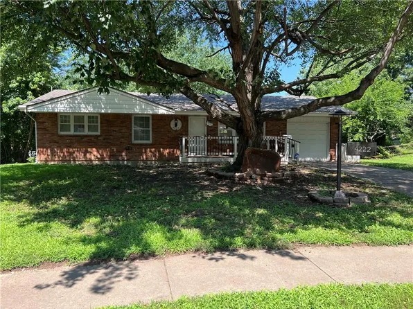 4222 E 42nd Ct, Independence, MO 64055