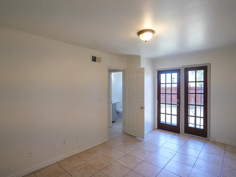 603 E Jacinto St — Photo 10