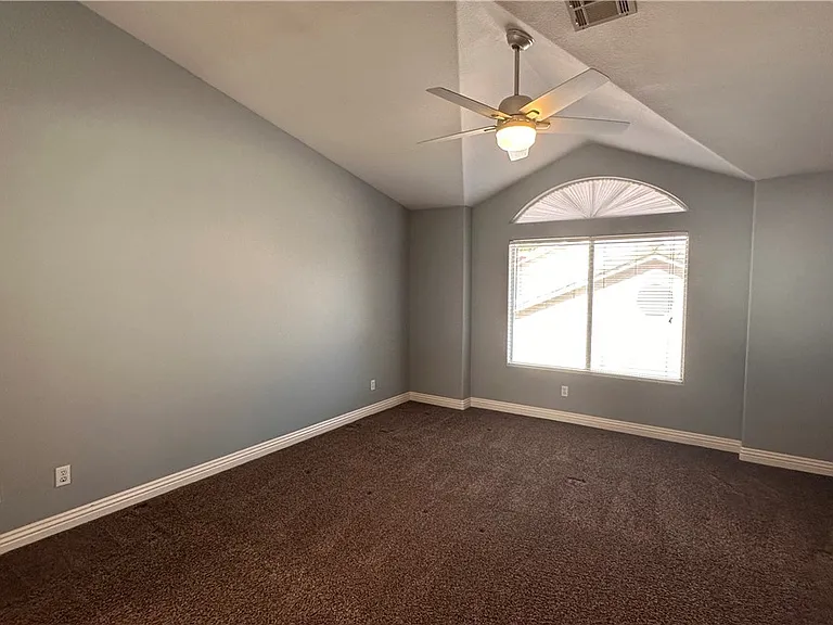 5268 Island Chain Rd — Photo 23