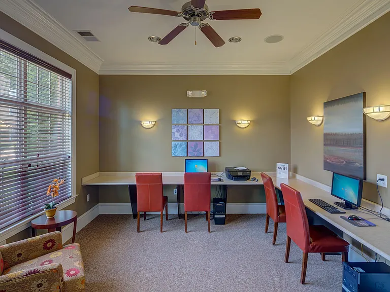 Red Mill Landing Apartment Homes — Photo 12
