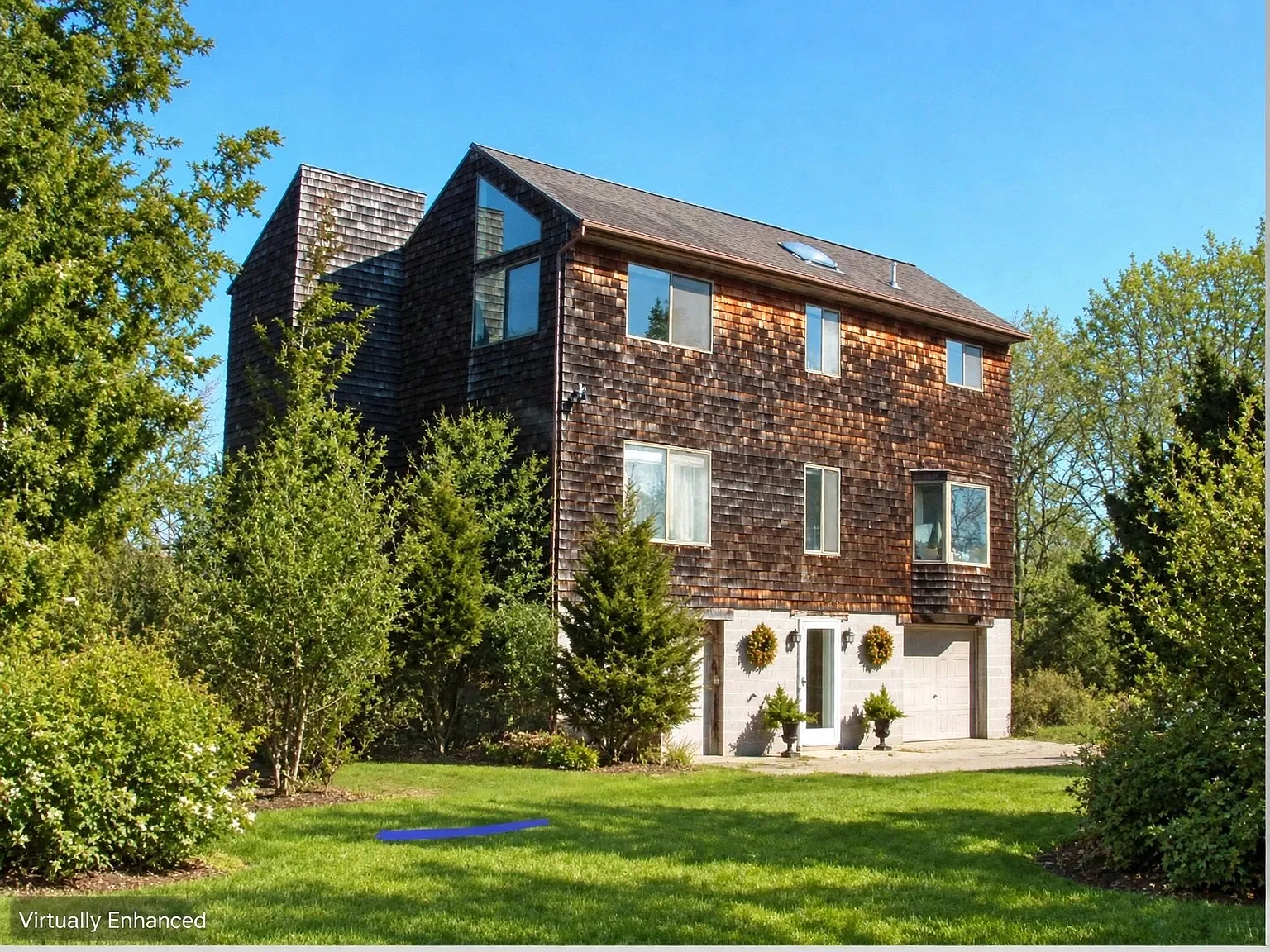 Waterfront Traditional with Private Dock in Sag Harbor Village — Photo 1