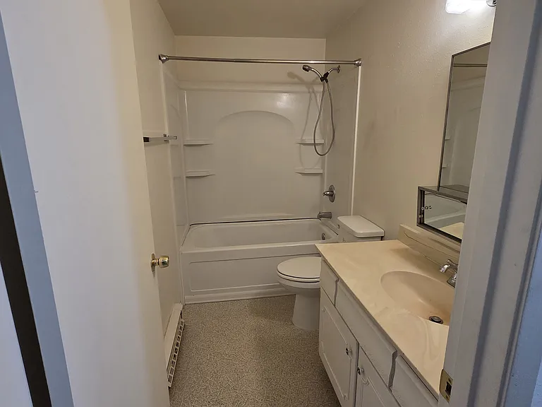 527 Washington St #4 — Photo 13