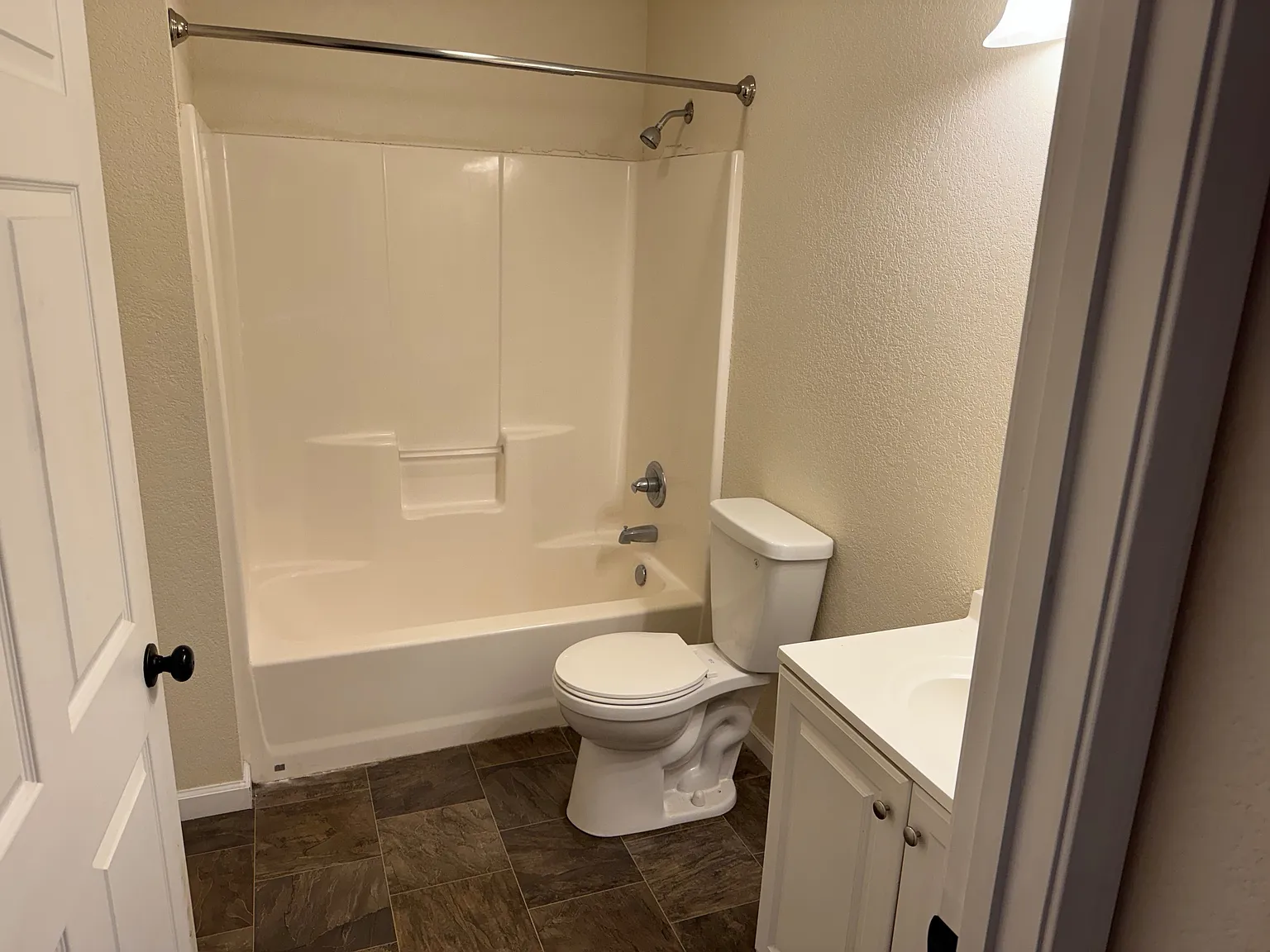 4 bed, 1344 sqft, $1,300 — Photo 3