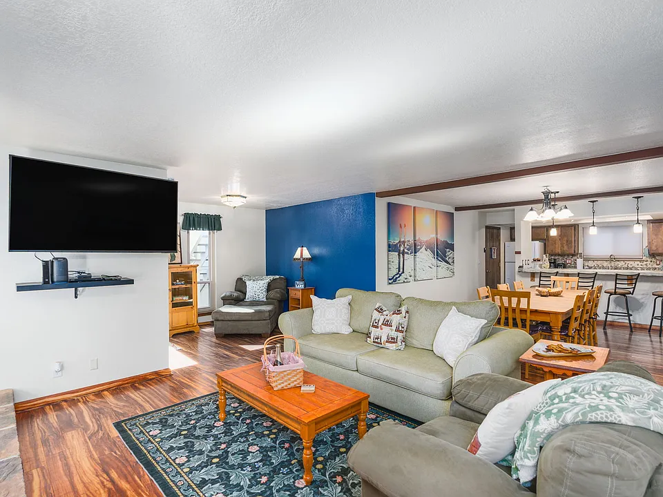 942 Harold Dr