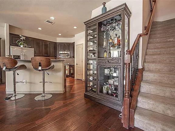 2825 Sheridan Dr — Photo 5