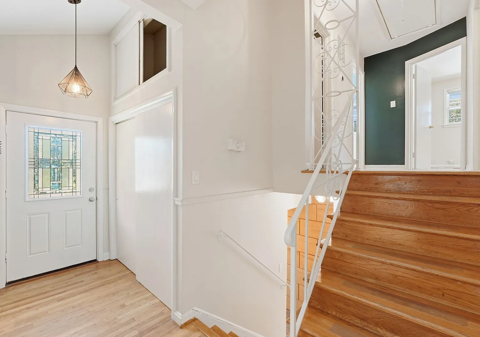 Beautifully Updated Split-Level Home Near Wheaton Metro! — Photo 3