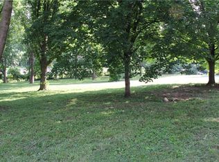 2117 S 18th St, Saint Joseph, MO 64503