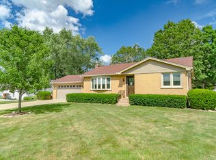 255 N Locust St, Frankfort, IL 60423