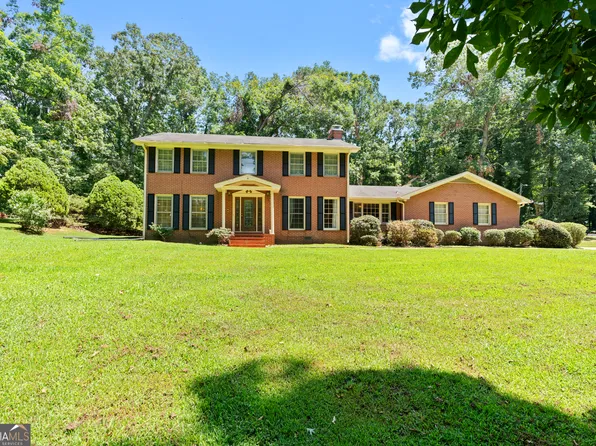 5753 Norton Cir, Flowery Branch, GA 30542