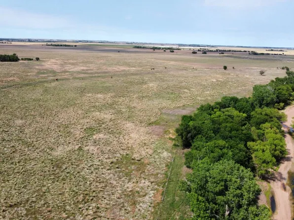 90th North Rd, Larned, KS 67550