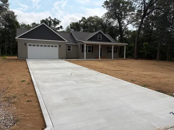 11113 Quail Run Dr W, Wheatfield, IN 46392