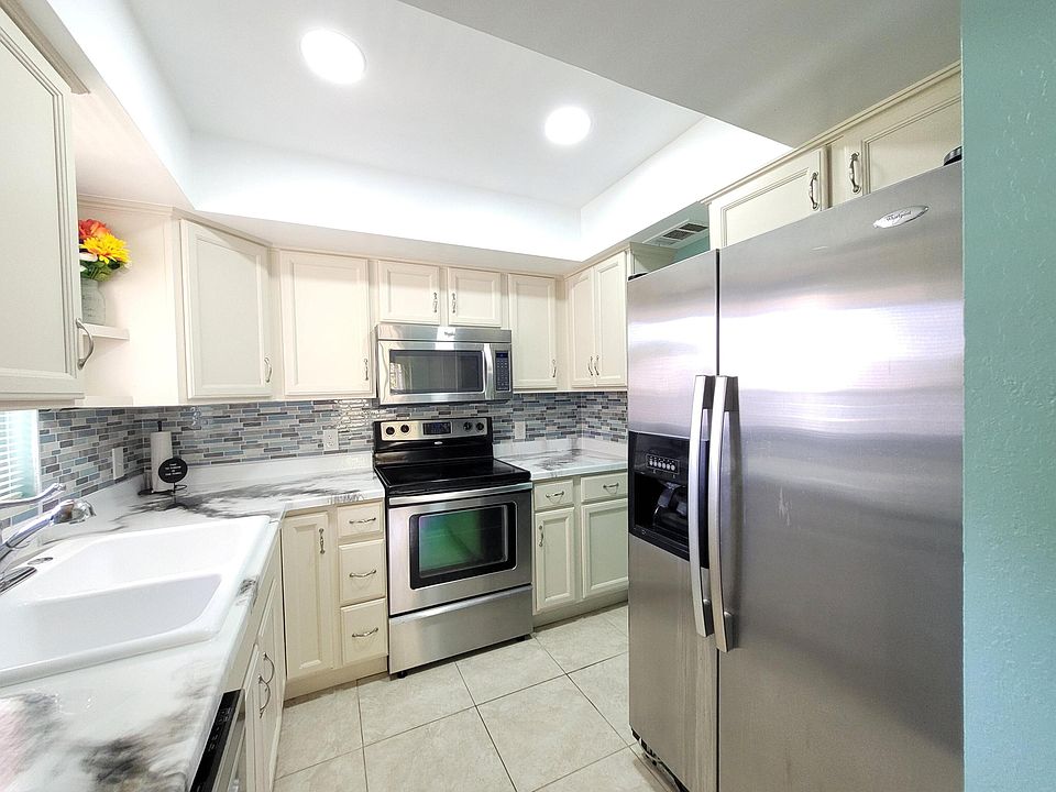 1st image of 1679 SE Green Acres Circle #202