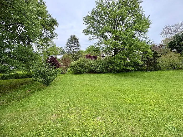 303 E Orange St — Photo 33