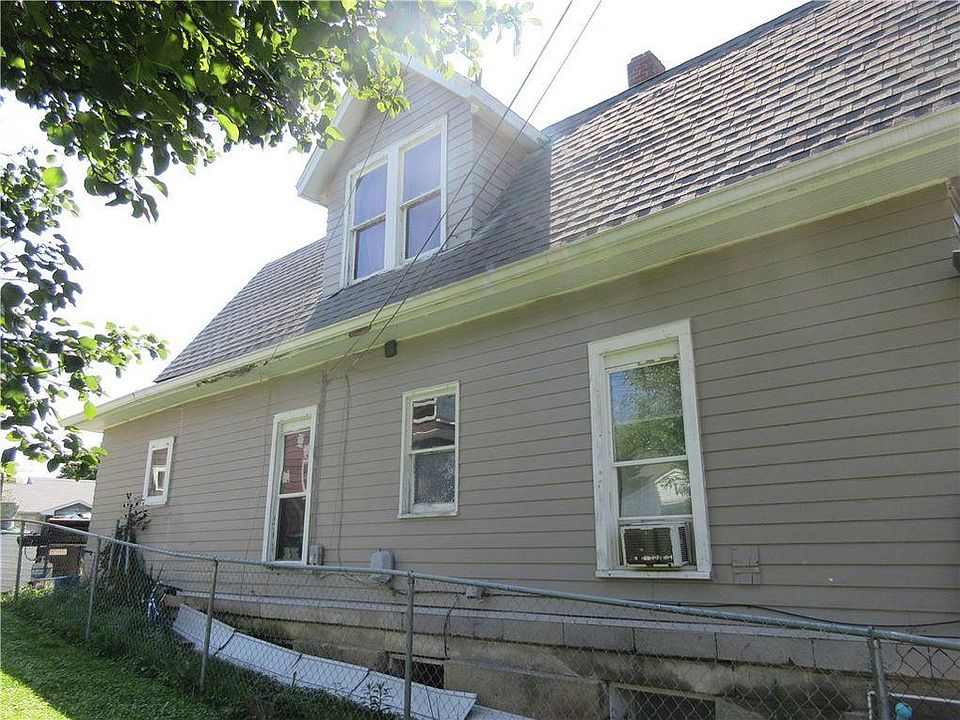 2nd image of 904 S 11th St