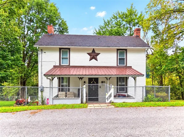 223 Lenkey Rd, Vanderbilt, PA 15486