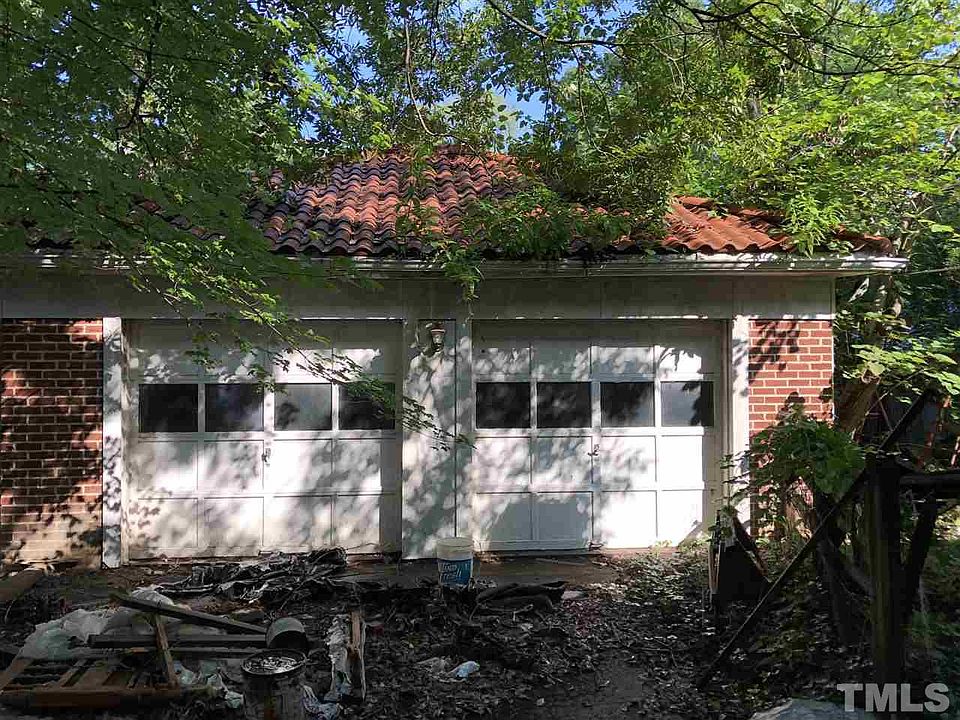 2nd image of 822 S Chestnut St