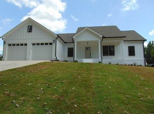 1425 Lingerlost Rd, Killen, AL 35645