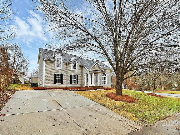 2nd image of 1700 Colin Creek Ln