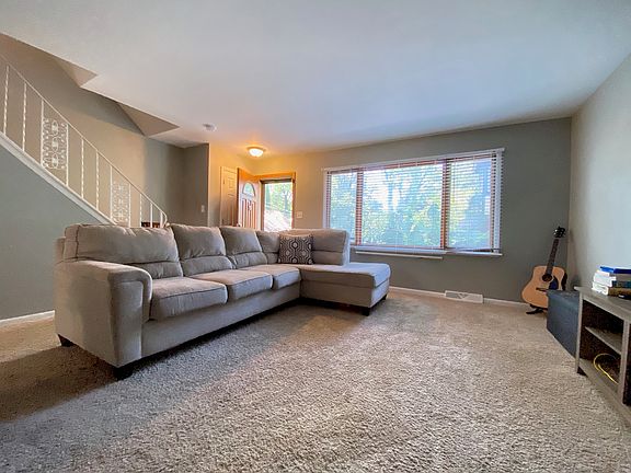 3rd image of 1815 W Lunt Ave #5