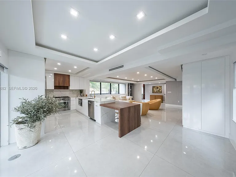 5601 N Ocean Dr — Photo 11
