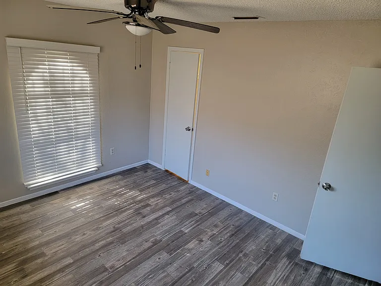 2700 Starlake Ct — Photo 15