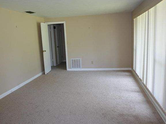 3rd image of 2809 Synhoff Dr W