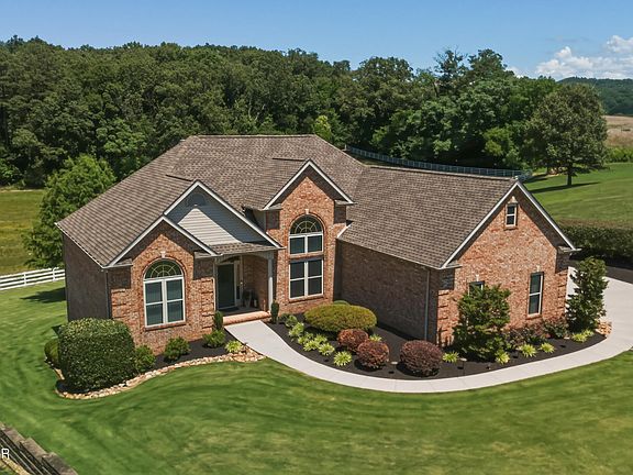 3rd image of 2223 Summerfield Ln