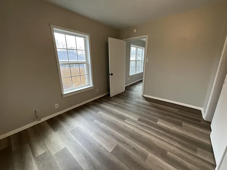 405 Beard St — Photo 13