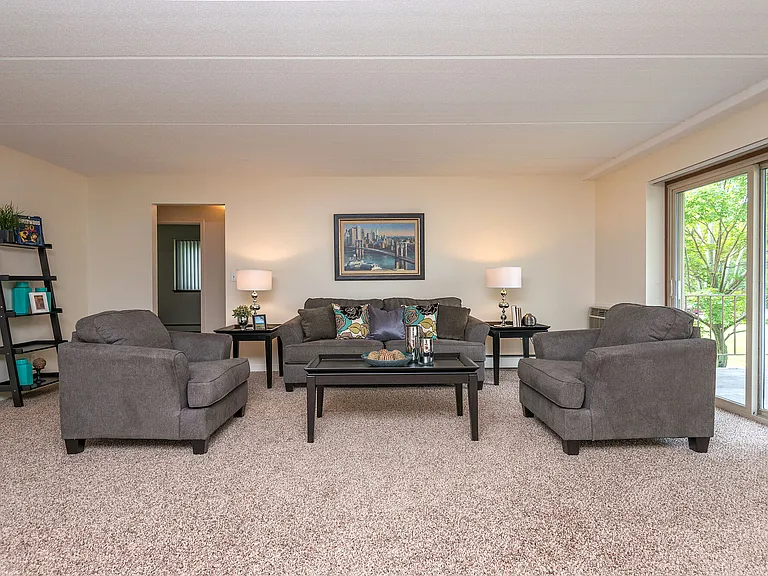 Cherry Court Apartments — Photo 18