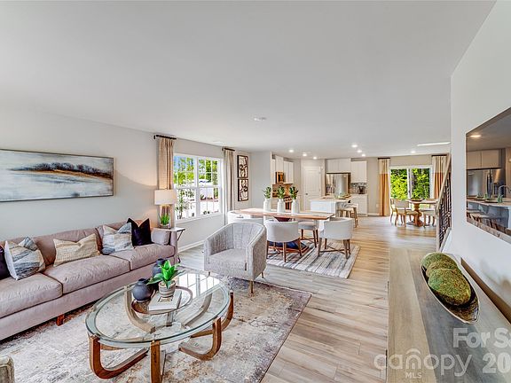 2nd image of 711 Mile Creek Rd