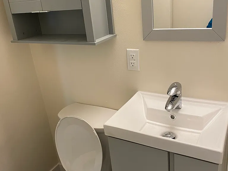 275 Nassau St N #2 — Photo 7