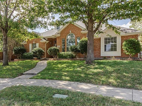 3rd image of 221 Red Oak Dr