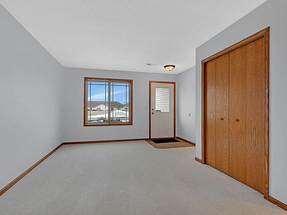 4th image of 522 Graceview Loop