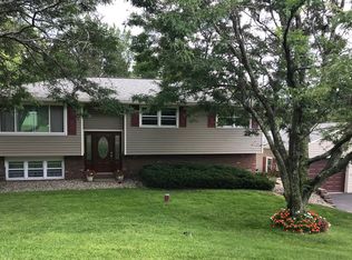 3 Haven Ln, Troy, NY 12182