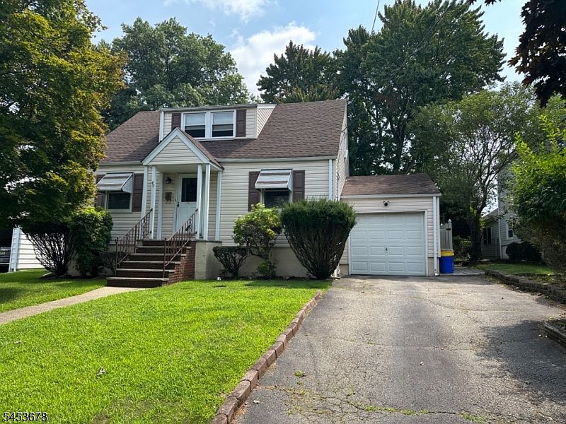 1st image of 49 Yorkshire Dr