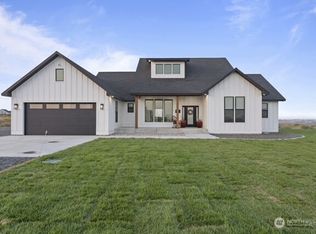 215 SE Desert Hills Loop, Moses Lake, WA 98837