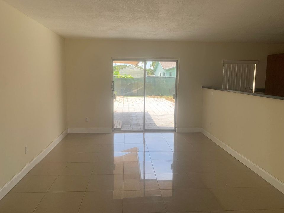 1st image of 9640 SW 1st Pl