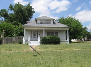 621 E Commerce St, Altus, OK 73521