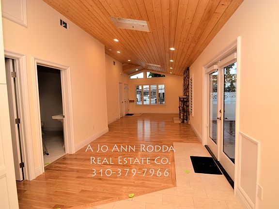 Dining area; spot to insert dog door:door to approximately 9 x 39 patio