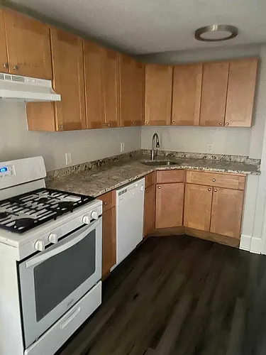 Walnut Ave Photo 1