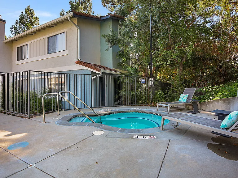 Foothill - Twin Creeks Condos — Photo 16