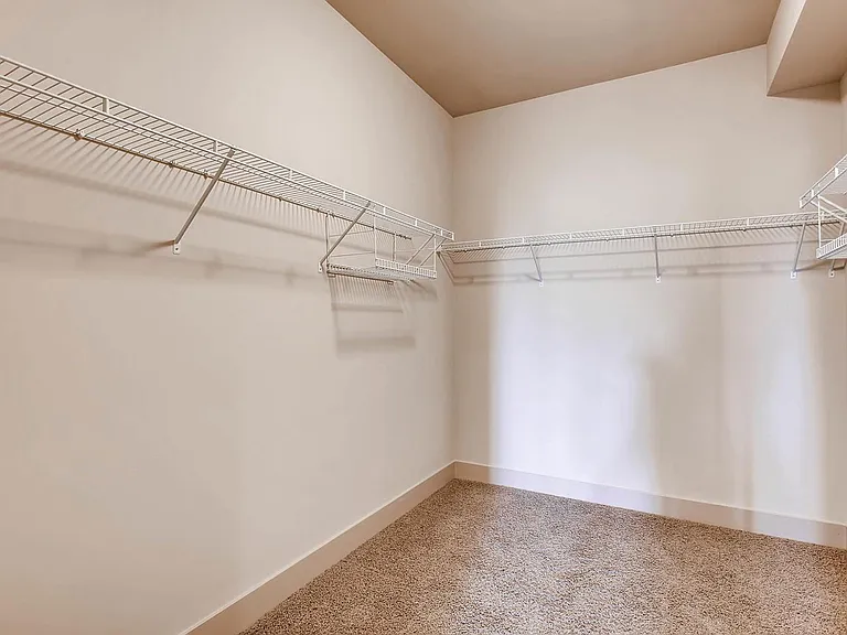 7800 SE 27th St #305 — Photo 23