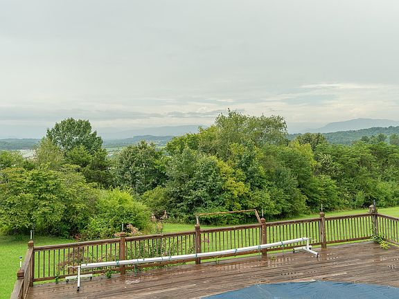 4th image of 345 Grandview Dr