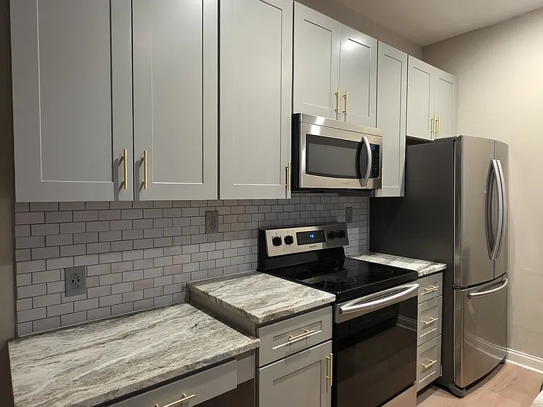 1411-17 Walnut St #201 — Photo 3