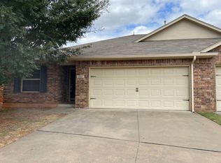 931 W Prairie Wind Way, Mustang, OK 73064