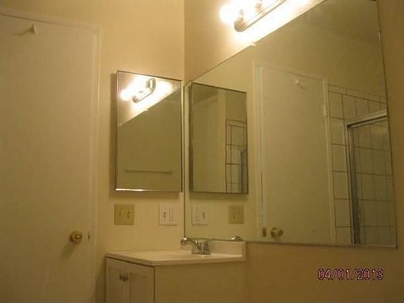 4th image of 719 N Eucalyptus Ave APT 21A