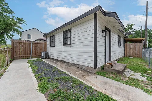 1209 Cabell St Photo 1