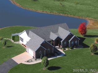 125 Blue Bell Ln, Highland, IL 62249