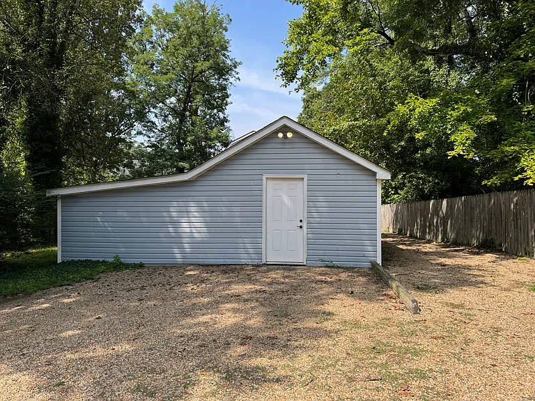 1005 Manning Dr — Photo 34