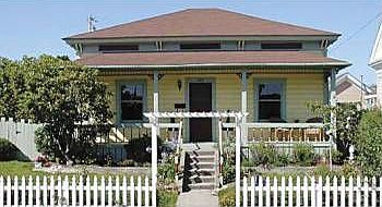 1st image of 212 W Cedar St